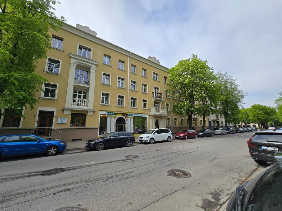 Property building, Street view