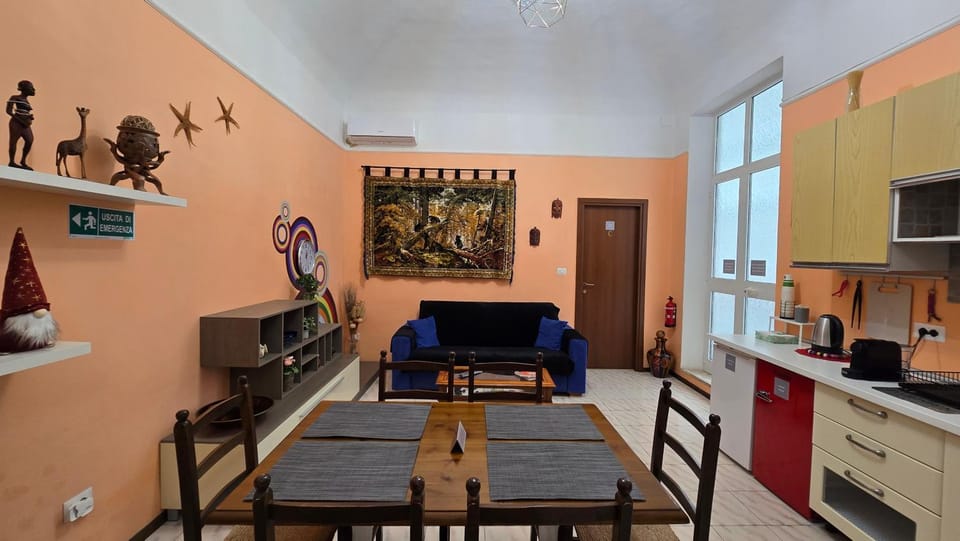 Communal lounge/ TV room, Dining area, Dining area
