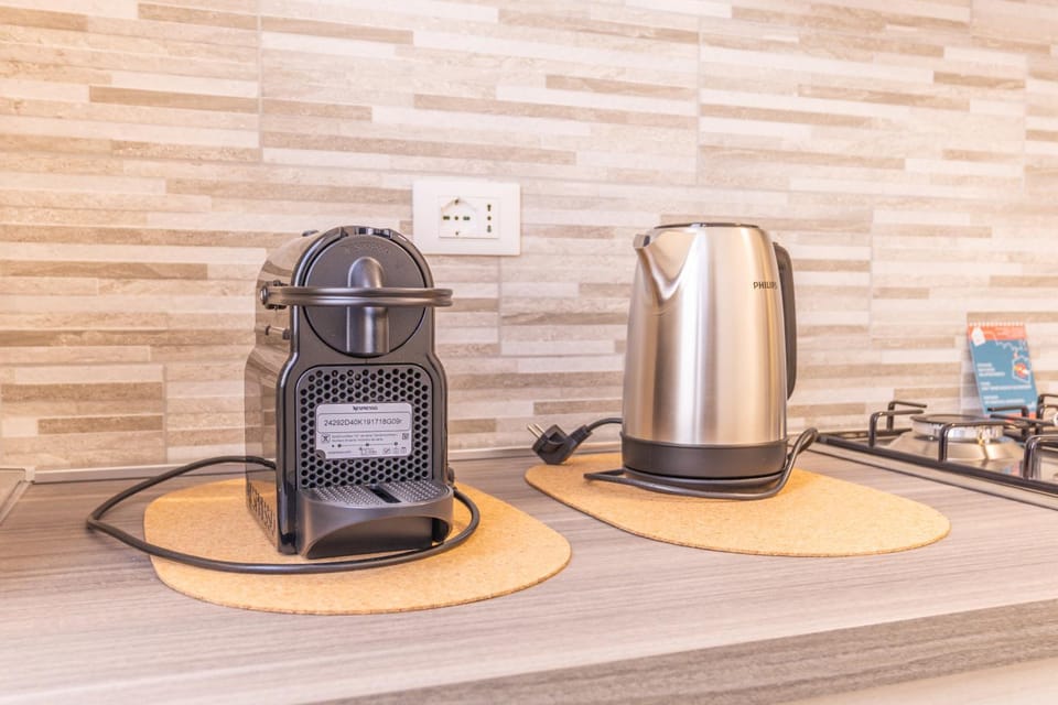 Coffee/tea facilities, Kitchen or kitchenette