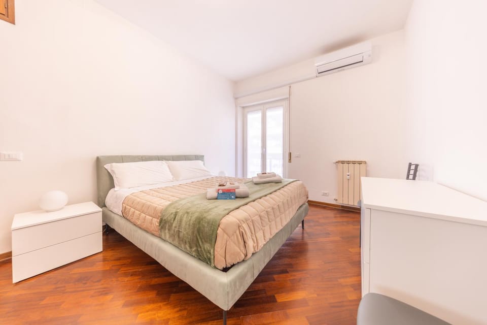 Bed, Photo of the whole room, Bedroom, towels, air conditioner