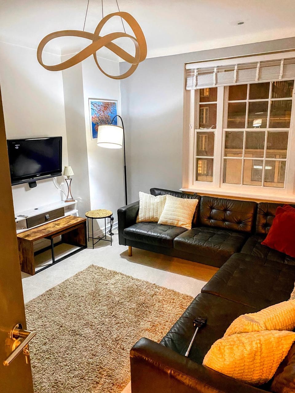 Communal lounge/ TV room, TV and multimedia, Living room, Seating area, Evening entertainment