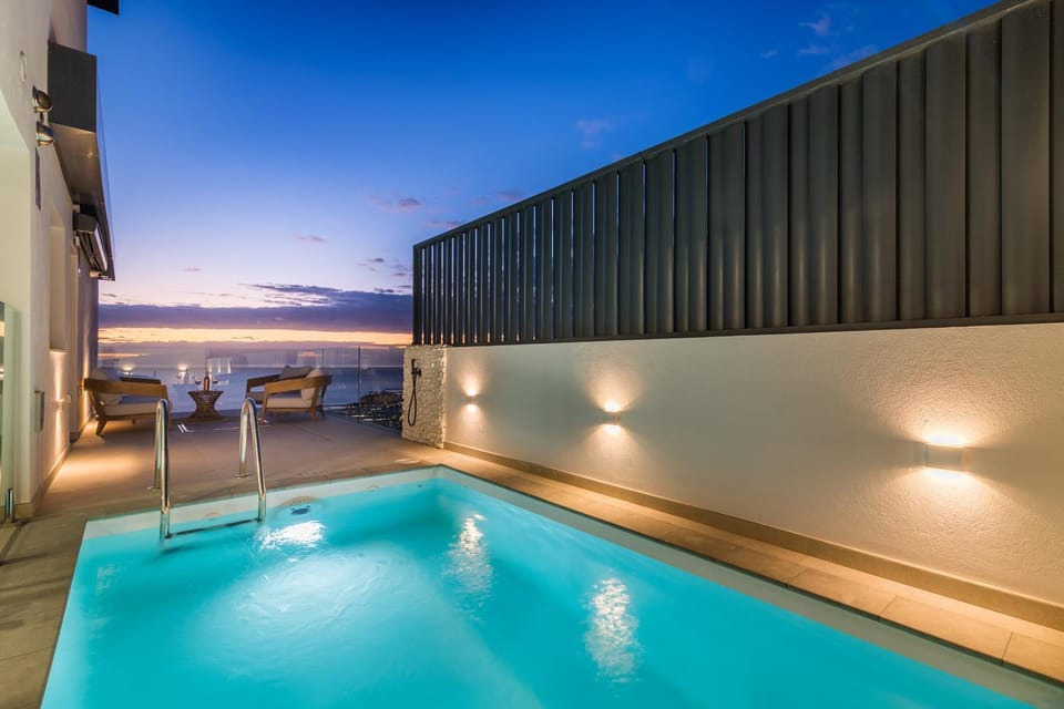 Patio, Natural landscape, Balcony/Terrace, Pool view, Swimming pool, Sunrise, Sunset, sunbed
