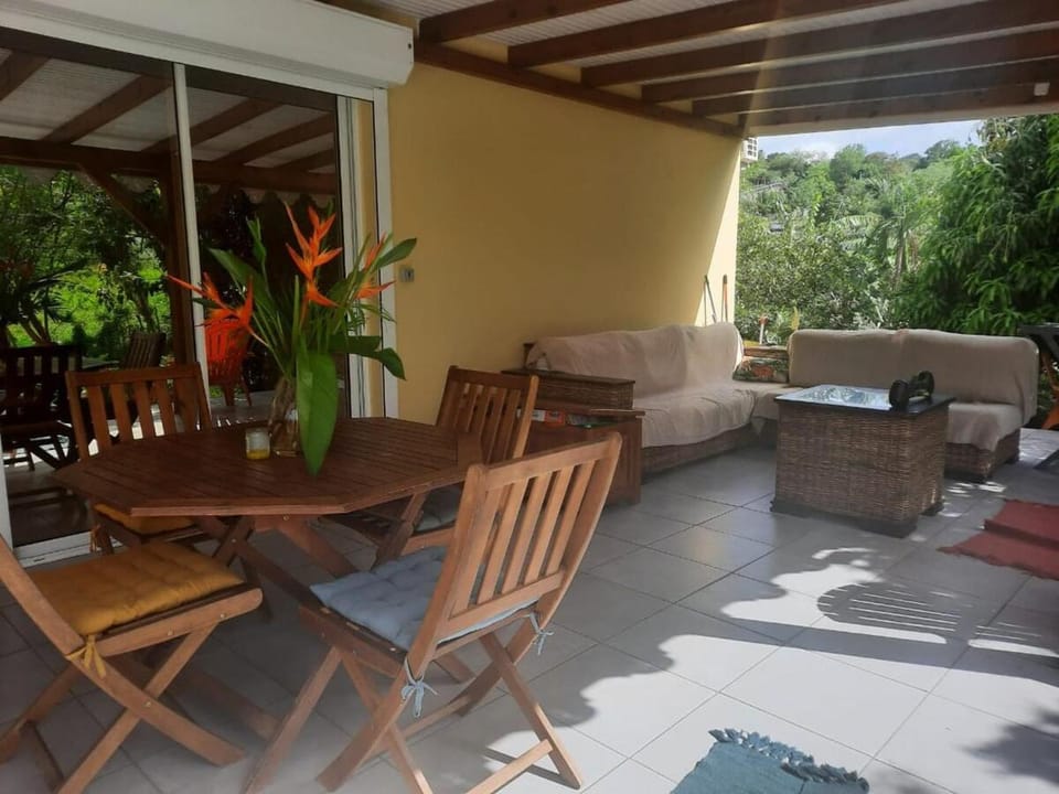 Patio, Day, Living room, Dining area, Garden view