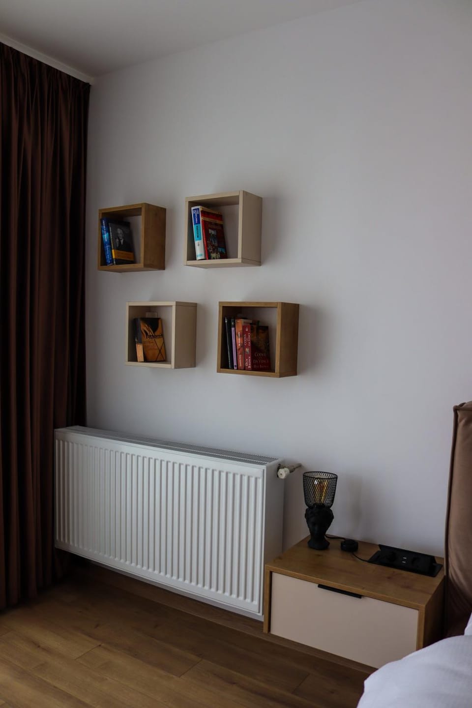 Bedroom, heating
