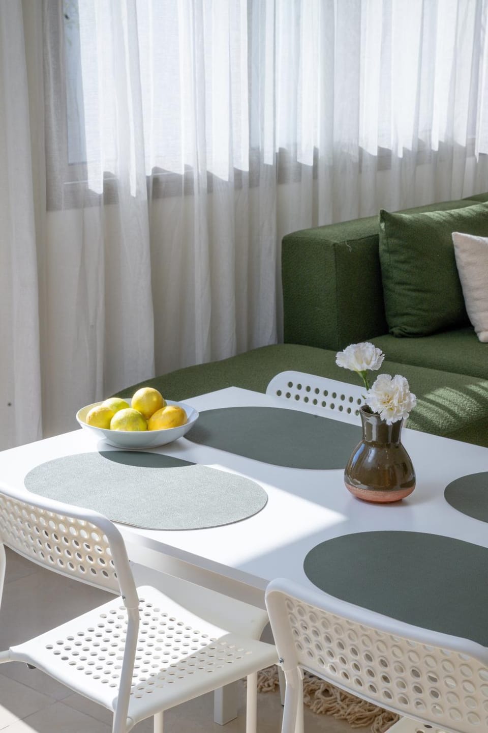 Living room, Seating area, Dining area, Food