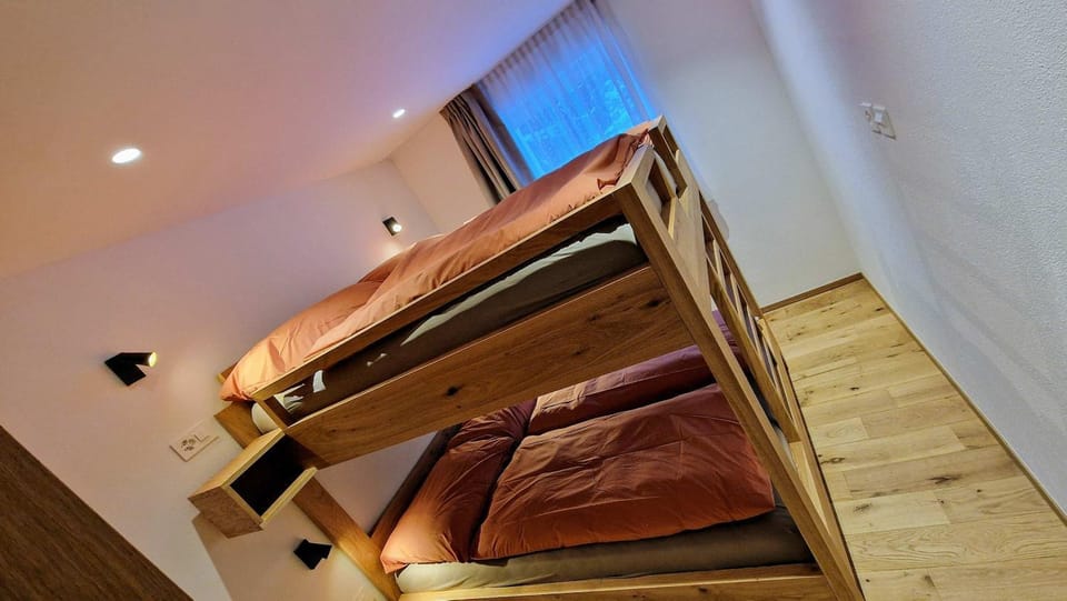 Bed, Bedroom, bunk bed