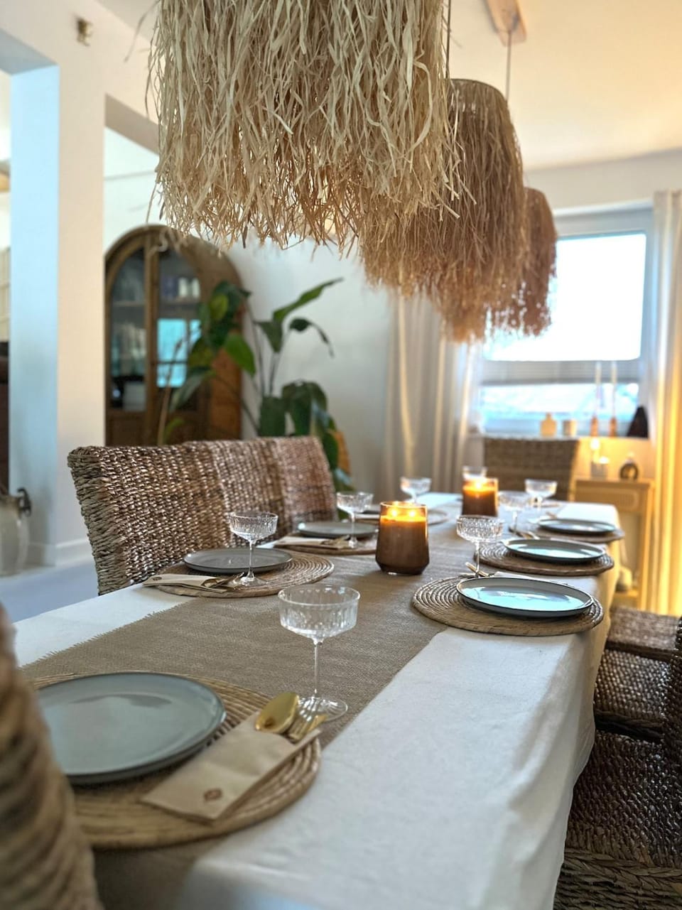 Living room, Dining area, Food