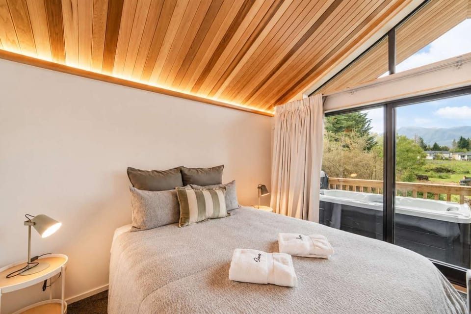Little Nest - Hot tub under the galaxy House in Lake Tekapo