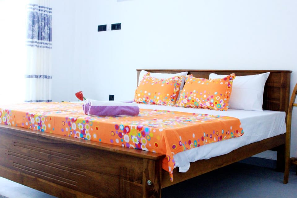 Bed, towels