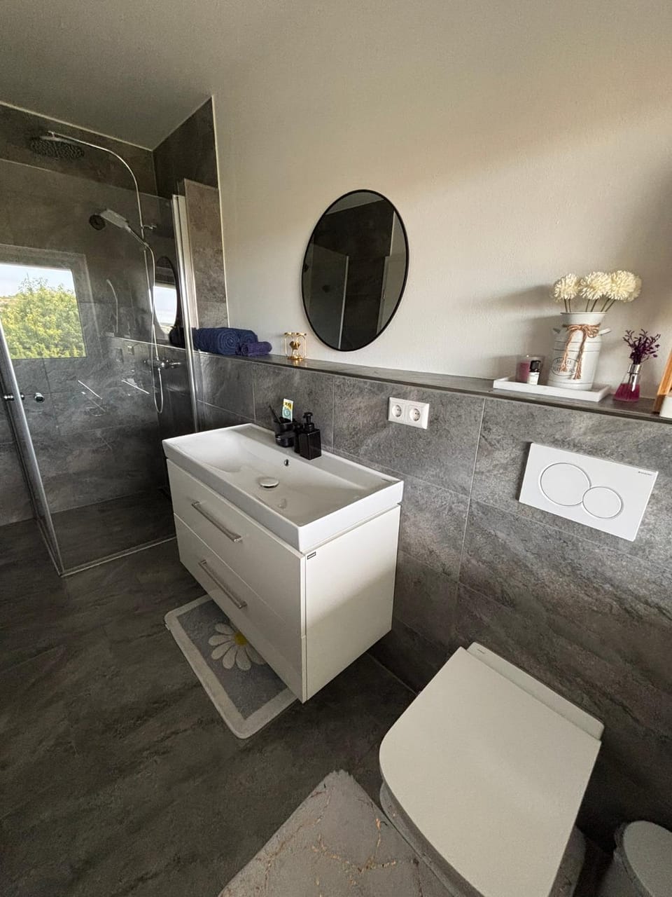 Shower, Toilet, Bathroom