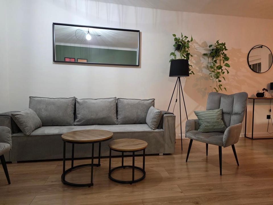 Eastside Apartments-Apartament Rodzinny przy Deptaku Zdrojowa 12 Apartment in Lower Silesian Voivodeship