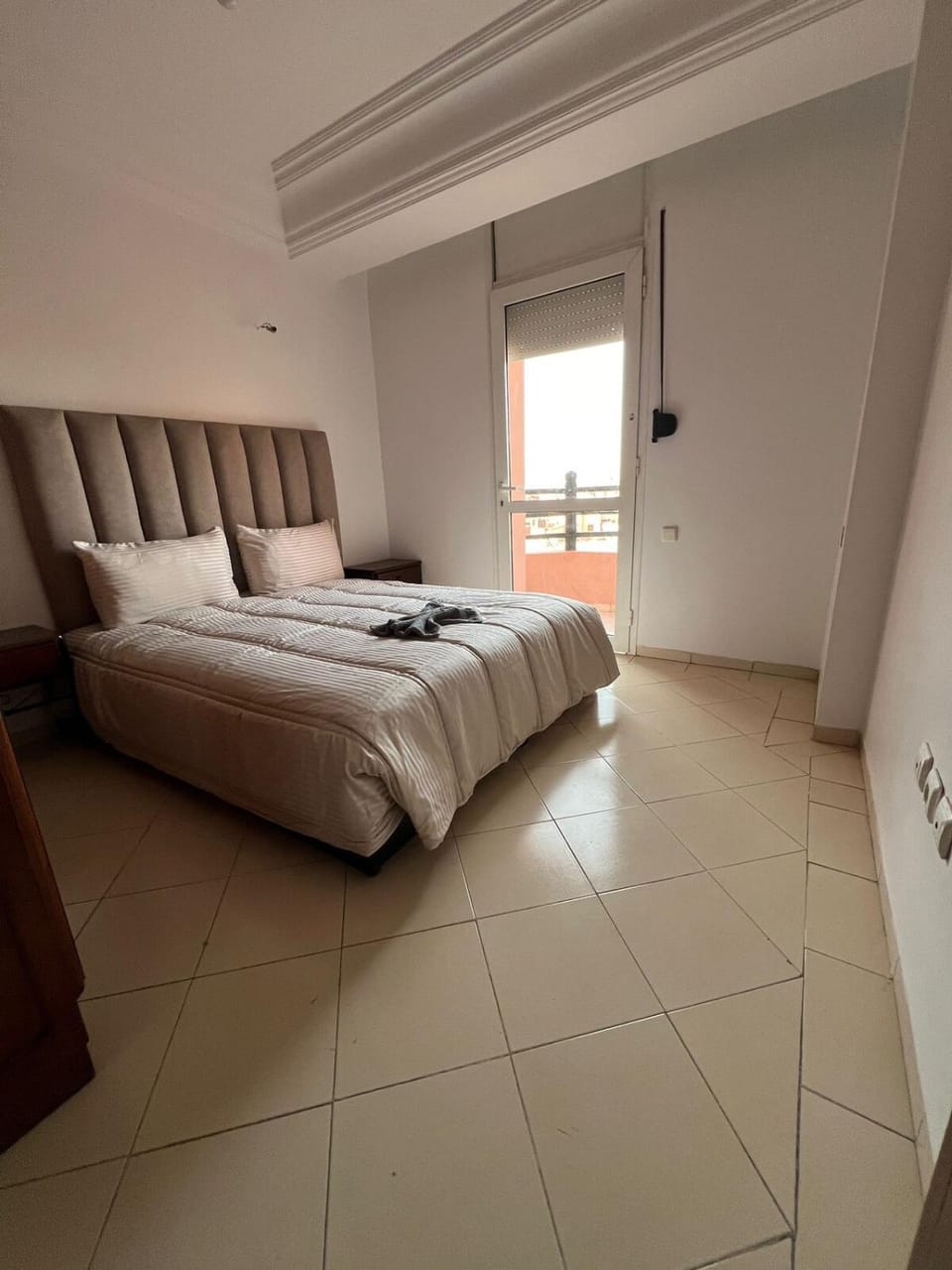 Bed, Living room, Photo of the whole room, Bedroom