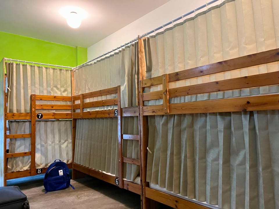 Bedroom, bunk bed