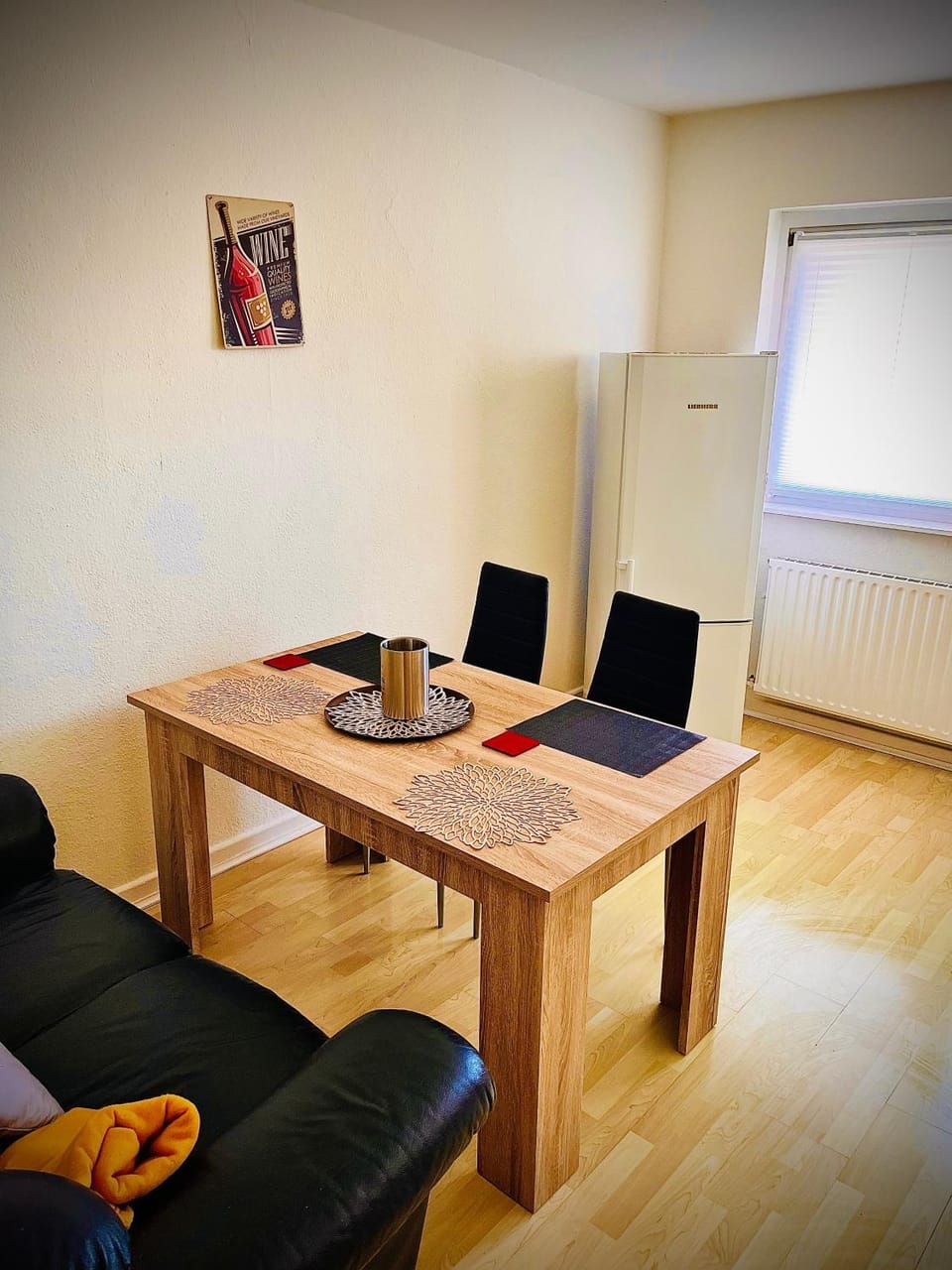 Seating area, Dining area