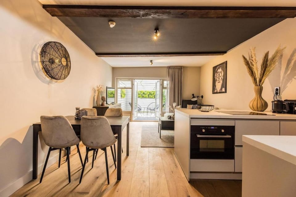Haya Historic - Pinot Noir Apartment in The Hague