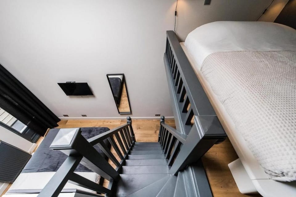 Haya Historic - Pinot Noir Apartment in The Hague