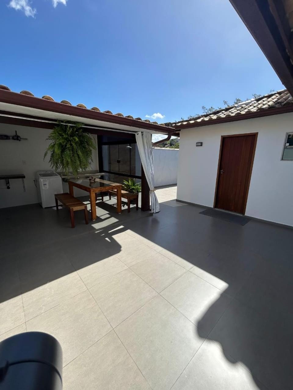 Shower, Property building, Day, BBQ facilities, View (from property/room), Dining area, laundry