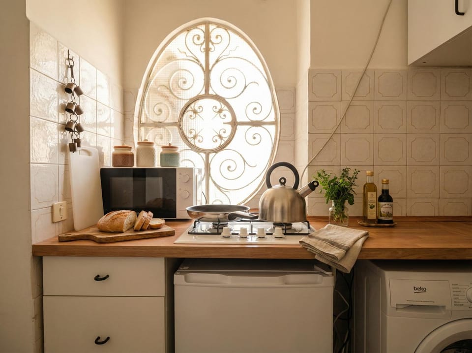 Coffee/tea facilities, Kitchen or kitchenette, washing machine