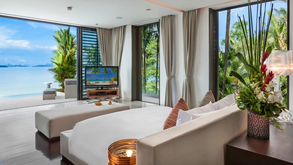 Bed, Bedroom, Sea view