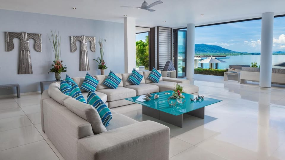 Lounge or bar