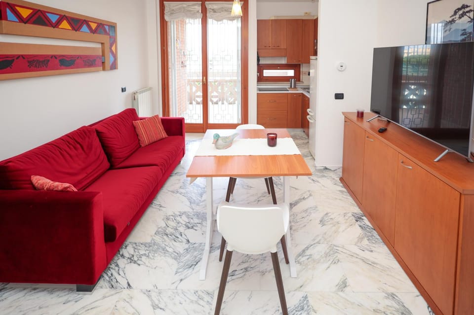 TV and multimedia, Kitchen or kitchenette, Seating area, Evening entertainment