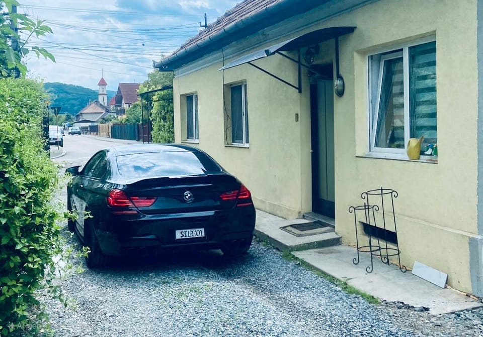 Street view, Parking