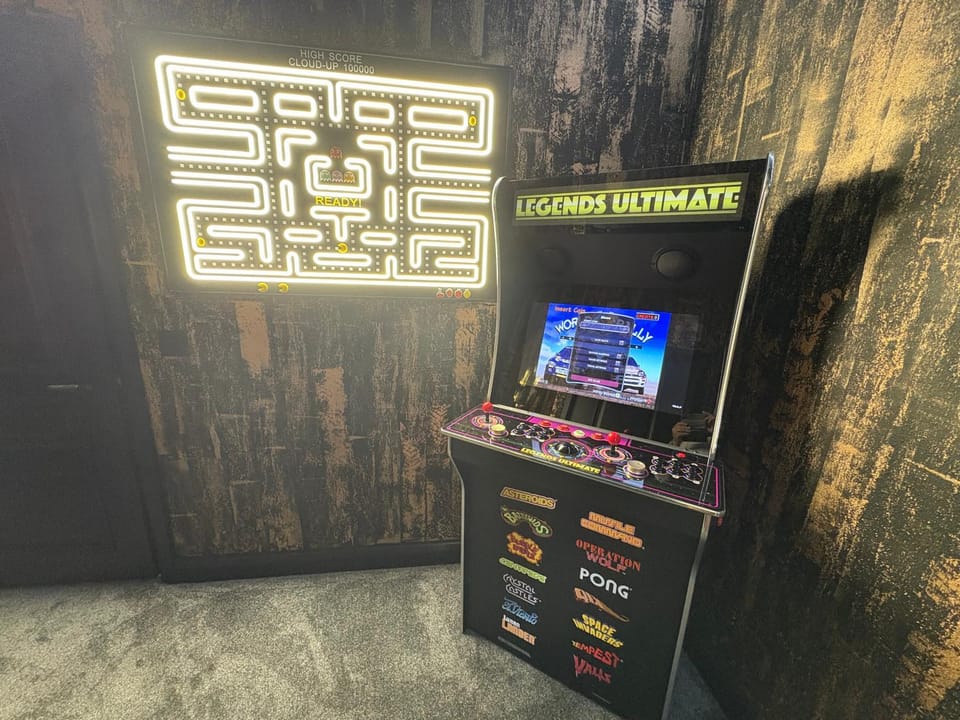 Game Room, Entertainment