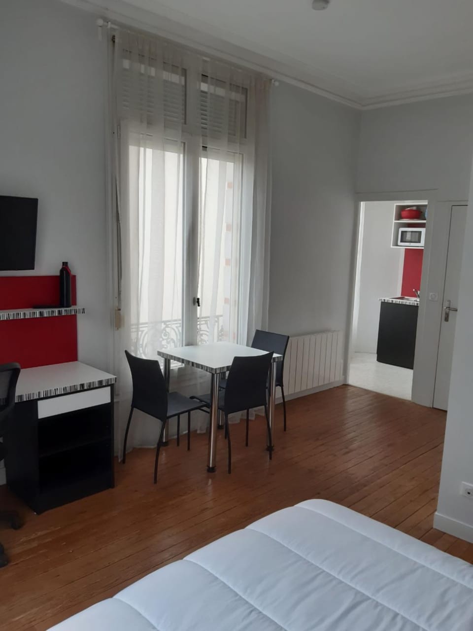 Photo of the whole room