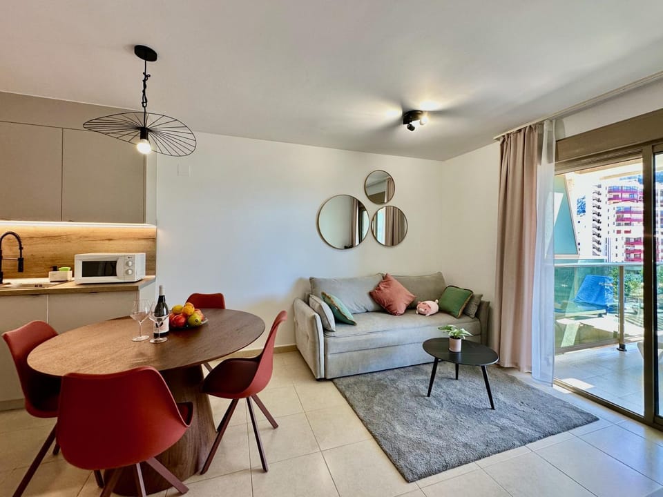 Seating area, Dining area