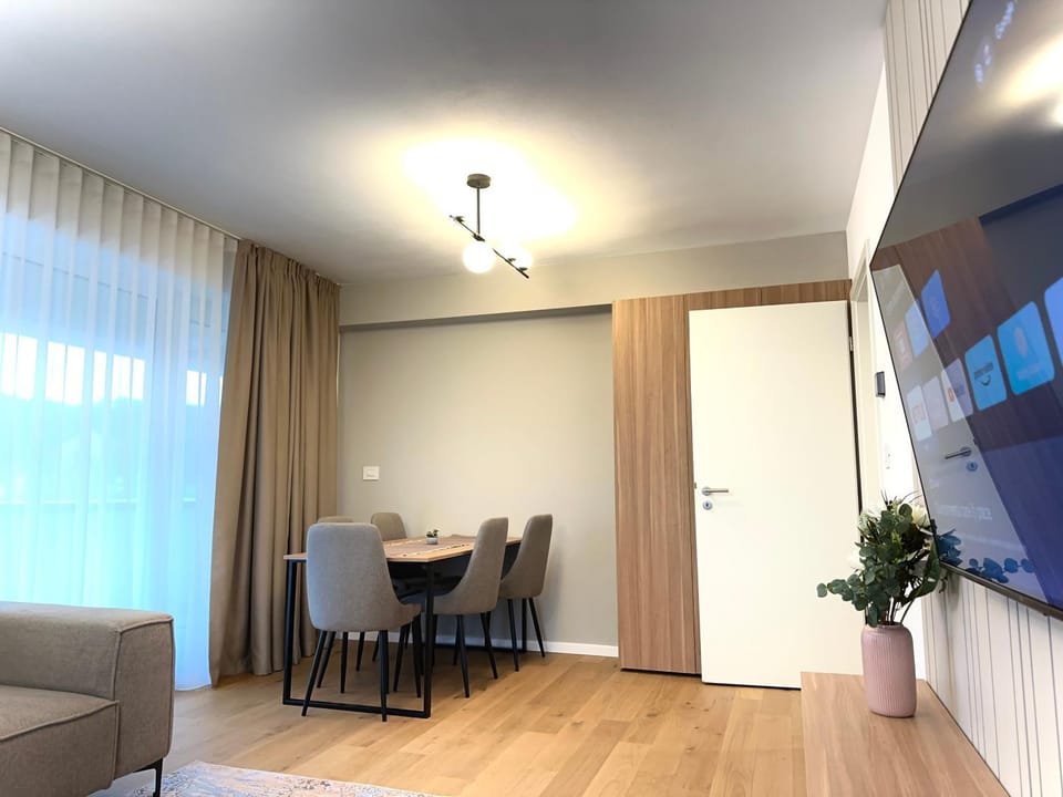 Living room, Seating area, Dining area
