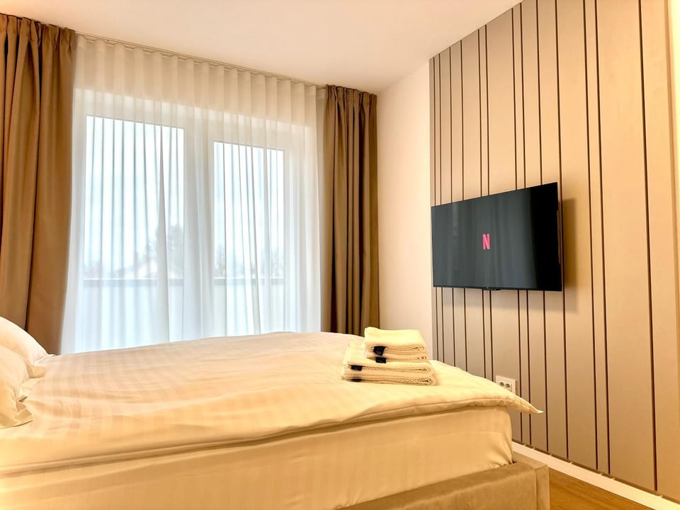 Communal lounge/ TV room, Bed, TV and multimedia