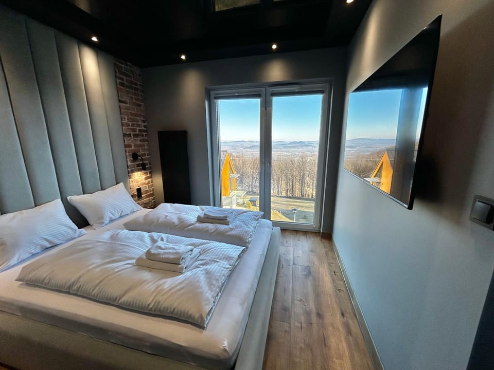 TV and multimedia, Bedroom, Mountain view