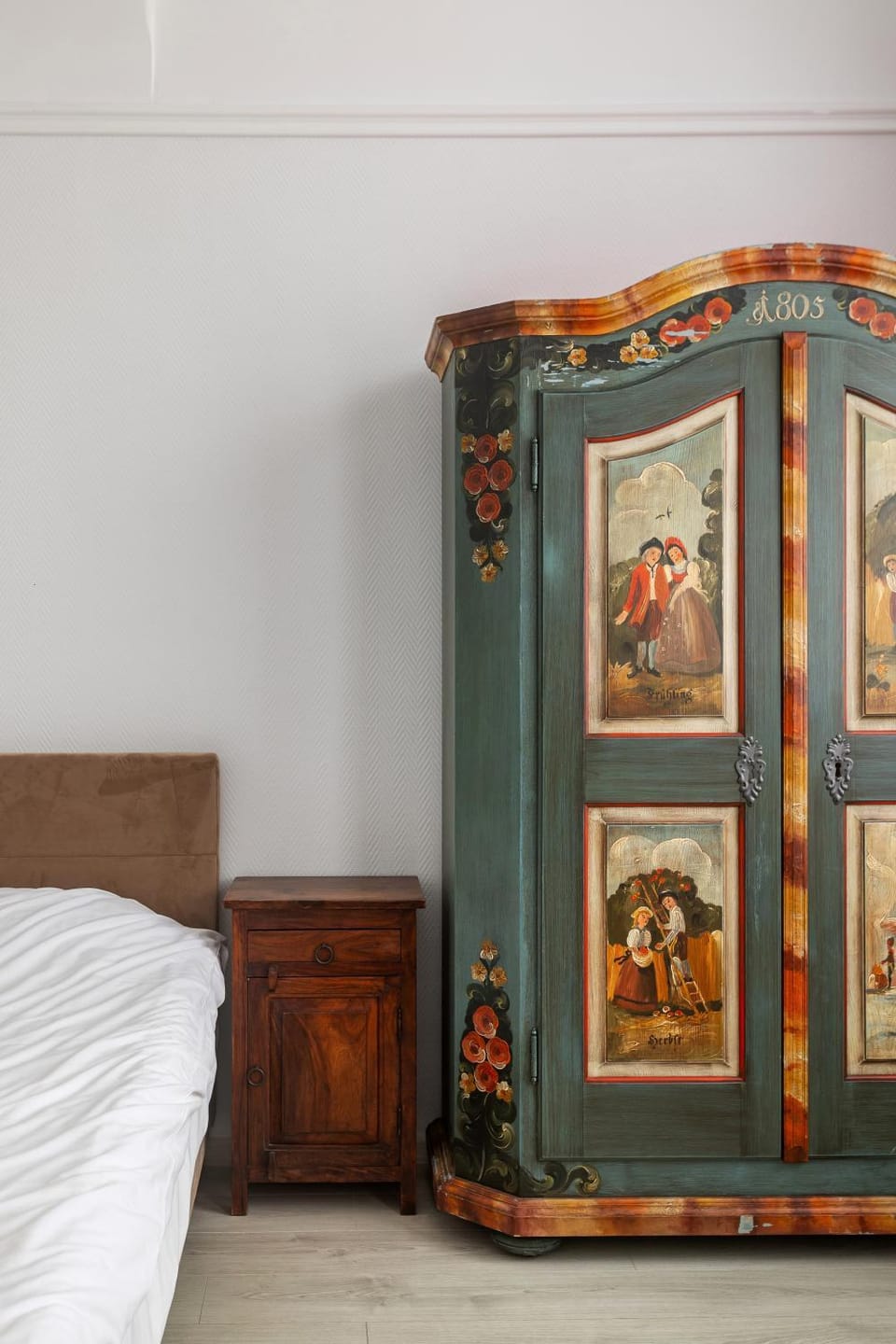 Bed, Decorative detail, Bedroom