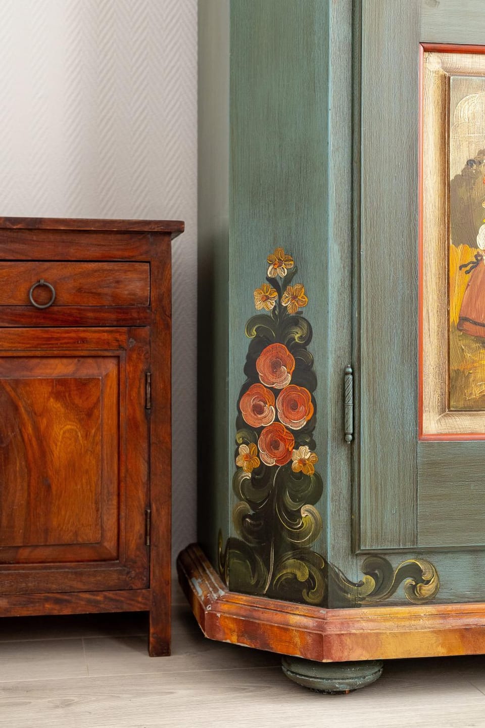 Decorative detail, locker