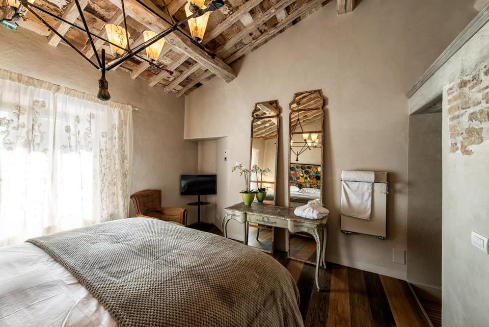 Drogheria e Locanda Franci Bed and Breakfast in Montalcino