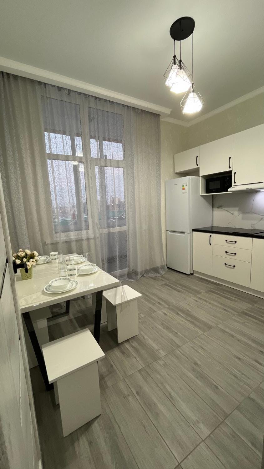 Kitchen or kitchenette, Dining area, stove
