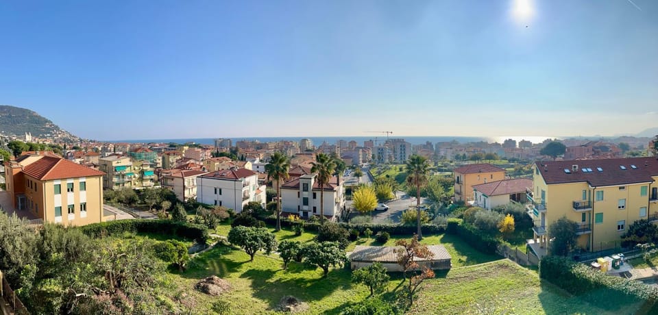 View (from property/room), Balcony/Terrace, City view, Garden view, Sea view