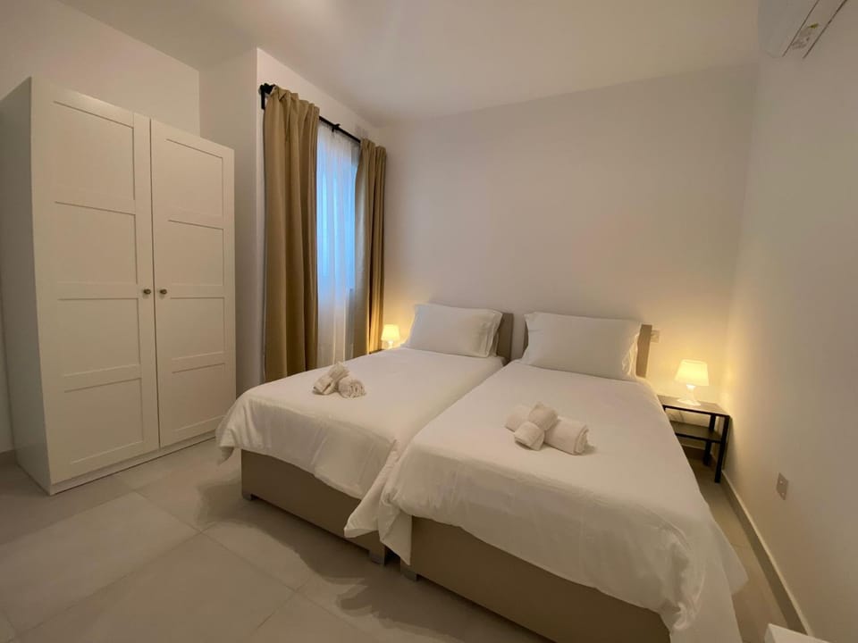 Bed, Photo of the whole room, Bedroom, towels, wardrobe