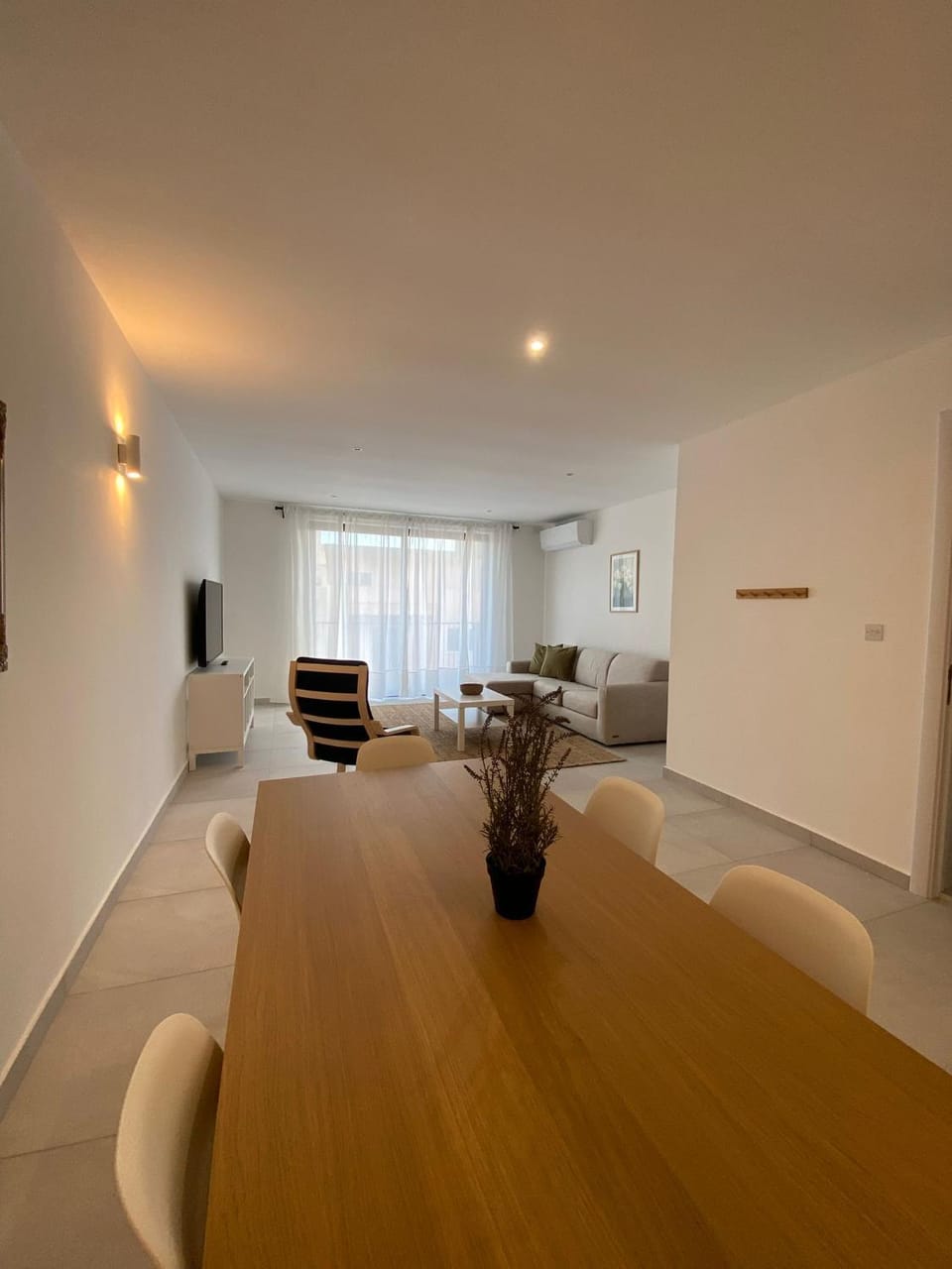 TV and multimedia, Living room, Dining area