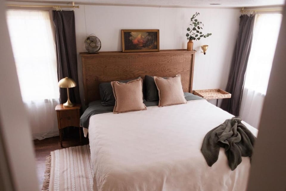The Elm House, Tranquil Getaway Close to Campus! House in Norman