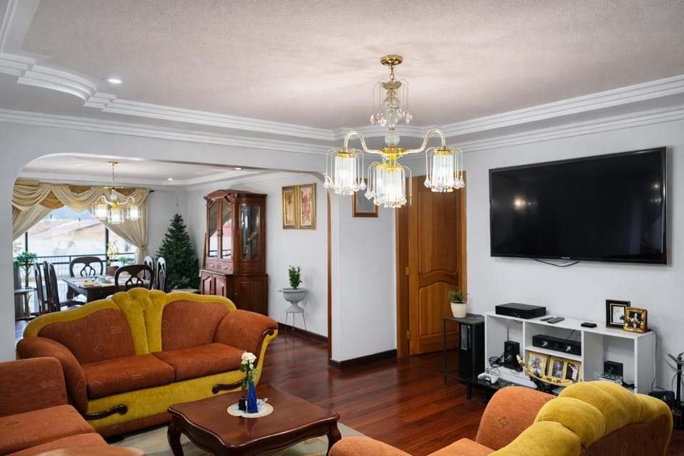 Apartamento Amplio y Elegante Batan Shopping Apartment in Cuenca