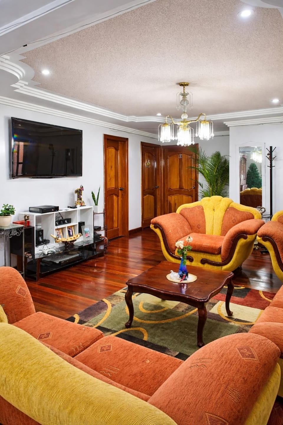 Communal lounge/ TV room, Living room, Seating area