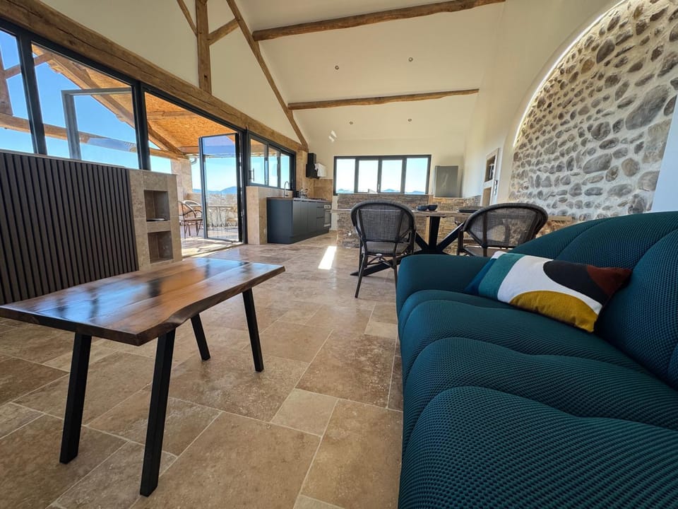 Le petit Bascans jacuzzi piscine salle de sport Vacation rental in Occitanie