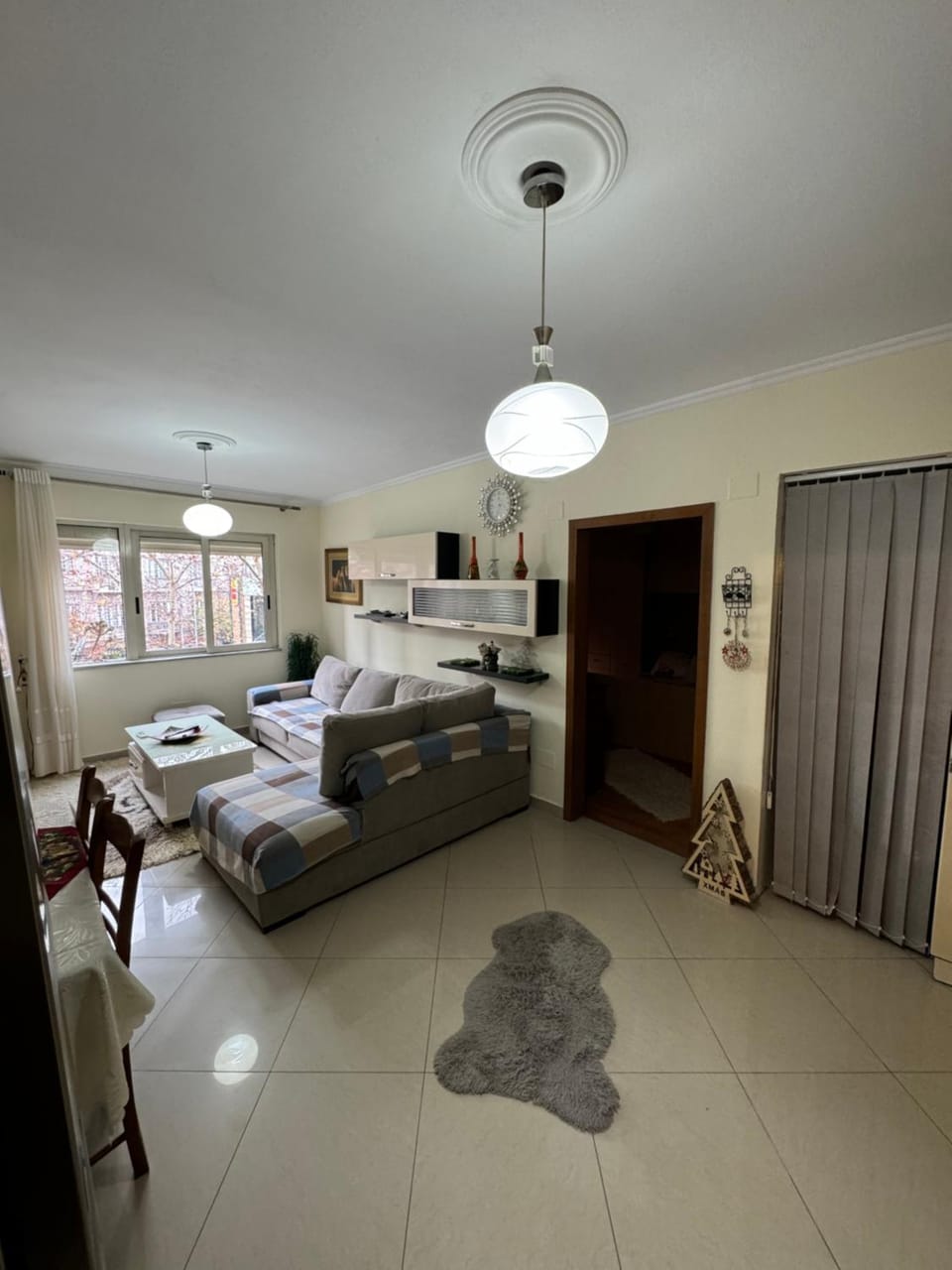 Living room, Photo of the whole room, Seating area