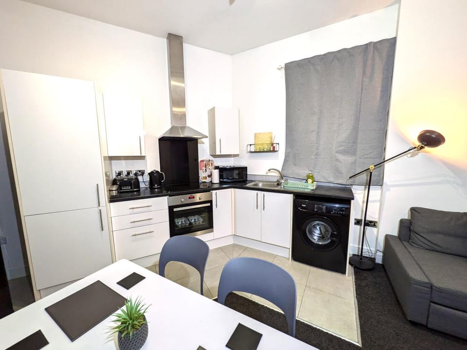 Kitchen or kitchenette, Living room, Dining area, washing machine