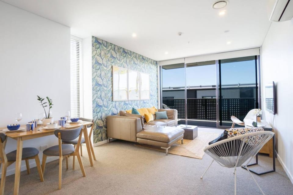 Superb Modern Warm 2 bedroom Smart 49"TV Apartment in Christchurch