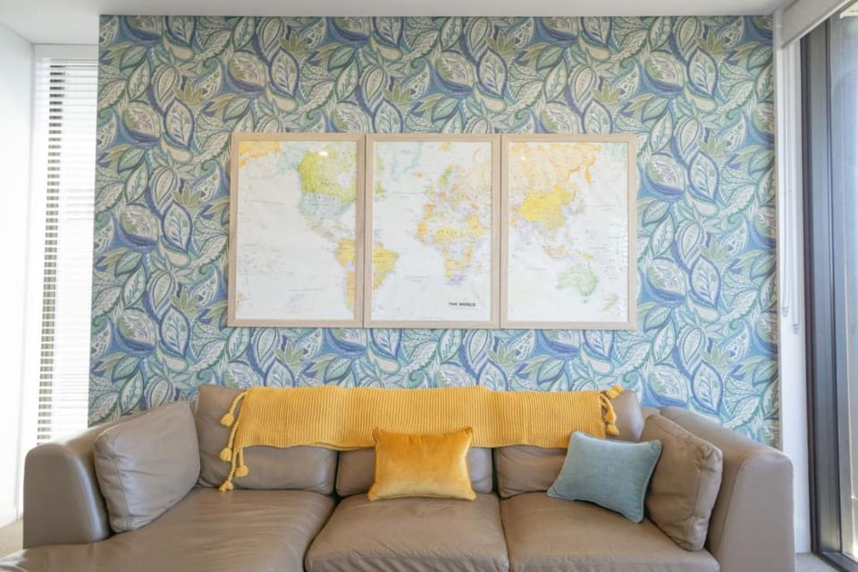 Superb Modern Warm 2 bedroom Smart 49"TV Apartment in Christchurch