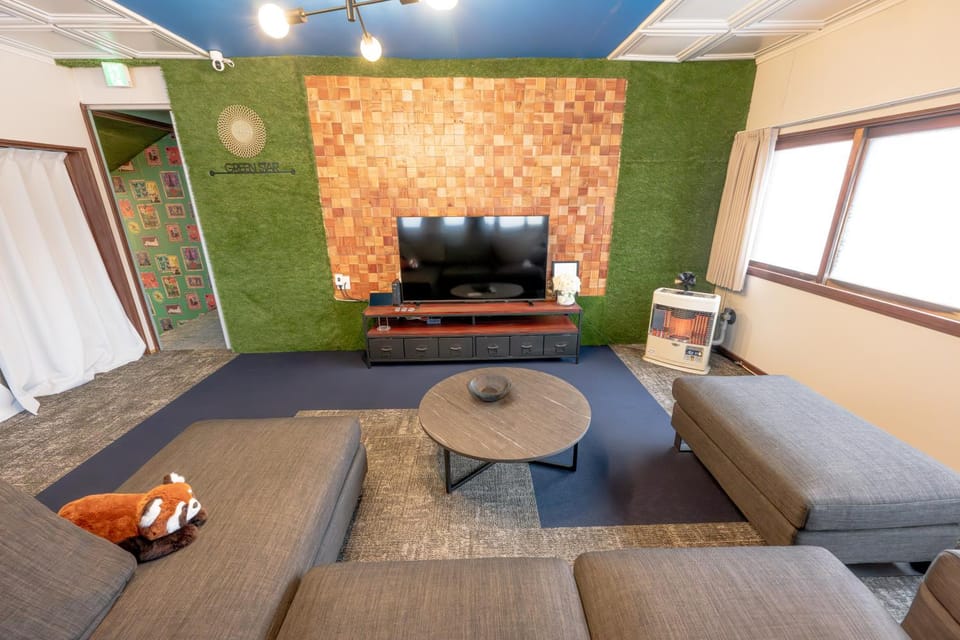 Communal lounge/ TV room