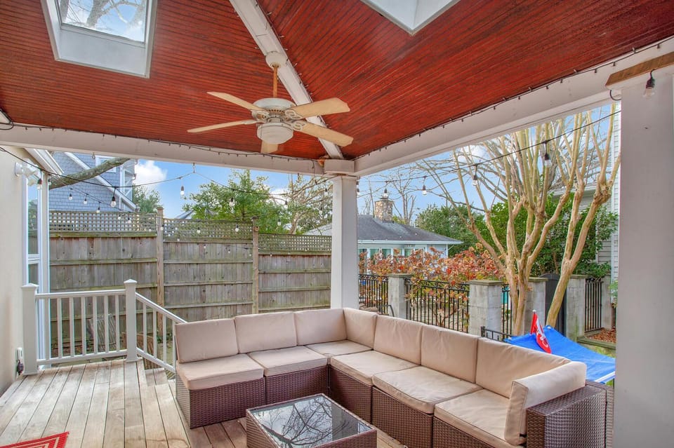 Spacious 5 BR house - 5 Min Walk to N-MC Stadium House in Annapolis