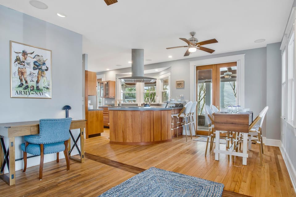 Spacious 5 BR house - 5 Min Walk to N-MC Stadium House in Annapolis